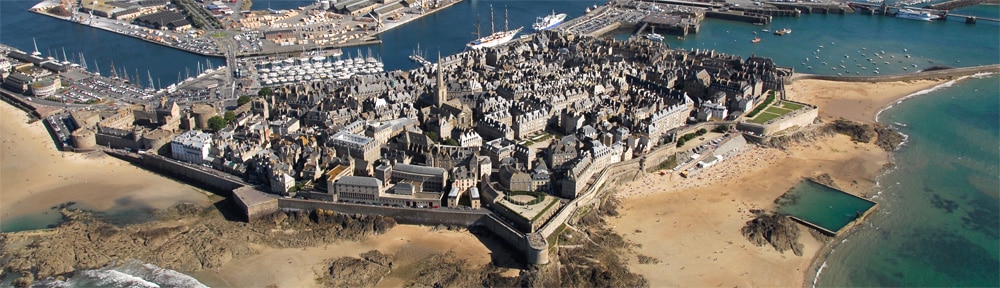 saint-malo intra-muros en vue aérienne